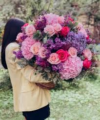 We understand that there are many online florists in milan, but you can be sure that we work only with the best florists having renowned flower shops in milan. Online Flower Delivery To Milan Italy 24 7 365 Evry Day Of The Week We Deliver Flowers And Balloons To Milan
