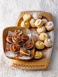Gefullte Blutenplatzchen Rezept Lebensmittel Essen Platzchen Marzipan