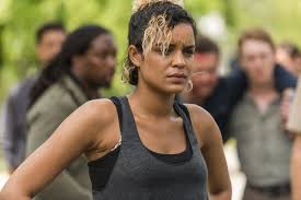 Elizabeth Ludlow As Arat The Walking Dead Season 7 Episode 8 Hearts Still Beating Photo C Walking Dead Actress The Walking Dead Walking Dead Tv Series