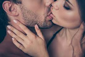 Der erste Kuss: Frau küssen OHNE eine Abfuhr zu bekommen