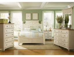 If you are planning to paint your wall with this color, here are some of our recommendation that you can choose : The Furniture Rubbed White Finished Traditional Bedroom Set With Poster Bed Cream Bedroom Furniture Off White Bedrooms Bedroom Furniture Sets