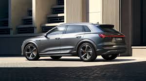 Pavyzdžiui, esant blogoms oro sąlygoms ir nakties metu, jūs automobilius priešais matysite ypač ryškiai. Audi E Tron Audi Com