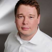 Dennis Bach's Instagram, Twitter & Facebook