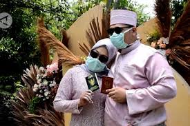 Berikan informasi kalau anda sudah atau sebentar lagi menikah melalui dm 2. Akad Nikah Di Tengah Pandemi Covid 19