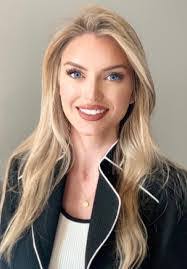 Yvette Wolfe's Instagram, Twitter & Facebook