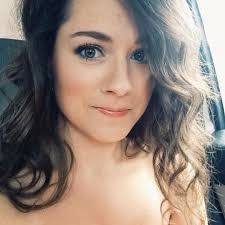 Kendra Petersen's Instagram, Twitter & Facebook