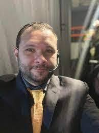 Jeremy Bee's Instagram, Twitter & Facebook