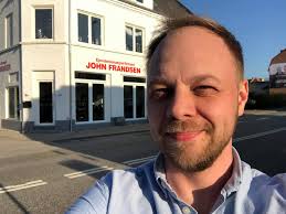 Michael og Christian arbejder sent...