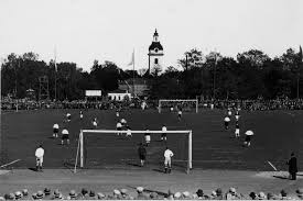 Play football (soccer) games at y8 games. Avspark Pa Hemmaplan Hundra Ar Med Fotboll Popularhistoria Se