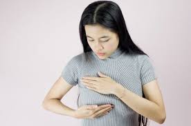 Letakkan bantal di bawah bayi dalam pangkuan ibu, arahkan posisi dagu bayi ke saluran yang tersumbat. Ada Benjolan Di Payudara Saat Menyusui Bahaya Enggak Ya Kumparan Com