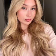 Melissa Legere's Instagram, Twitter & Facebook