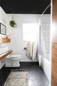 However, the best kind of tile for bathroom floors is the one that fits with your home's aesthetic. 28 Small Bathroom Ideas With Bathtubs For 2021