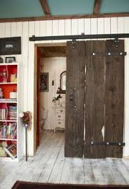 Gleitturen Selber Bauen Diy Schiebeturen Im Landhausstil Schiebeturen Selber Bauen Tur Selber Bauen Holzschiebeturen