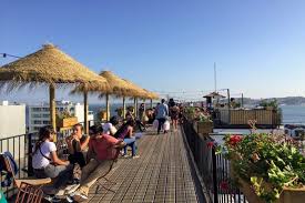 Located on the 8th floor of jupiter lisboa hotel, our rooftop bar & pool is the ideal place to enjoy a drink with a privileged view of upper lisbon. 7 Cool Rooftop Bars To Check Out In Lisbon Letsgotoportugal