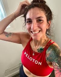 Evelyn Bahena's Instagram, Twitter & Facebook