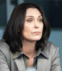 Ellen Becker Michelle Forbes Is A Savvy Cia Veteran Trying To Balance The Demands Of Work And Family While Investigatin Michelle Forbes Dianne Wiest Michelle