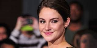 Shailene woodley no makeup on red carpet (i.redd.it). 8 Fakta Menarik Tentang Si Nyentrik Shailene Woodley Merdeka Com