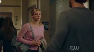 9 betty is secretly jealous of veronica. The Sweat Pink Long Sleeved Betty Cooper Lili Reinhart In Riverdale S02e05 Spotern