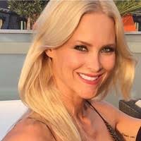 Annika Lind's Instagram, Twitter & Facebook