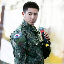 handsome korean celebrities that are even hotter in military uniforms military uniform korean celebrities military
