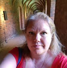 Visiting this weekend with my husband and looking for recommendations for  bars with live music please?