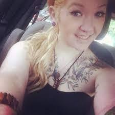 Randi Dorr's Instagram, Twitter & Facebook