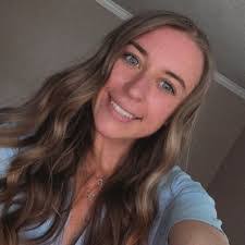 Maggie Leach's Instagram, Twitter & Facebook