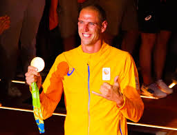 Beschuit met muisjes voor olympisch kampioen dorian van rijsselberghe! Lol Van Rijsselberghe Vindt De Drol Van Z N Dochter Belangrijker Dan Goud Sportnieuws
