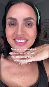 All-Natural Mascara That Defies Gravity