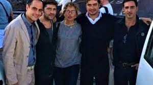 La procura di roma ha aperto un'indagine sui motivi della morte dell'attore libero de rienzo che è stato trovato privo di vita nella sua abitazione nella zona madonna del riposo, roma. 9mvpkdvs9arfjm