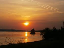 Cu cel mic e usor :) nu are nevoie de f mult entertainment, problema e cu cel mare. 30 De AtracÅ£ii Turistice Care Te Vor Convinge SÄƒ Vizitezi Centrul Si Sudul Banatului Istoric CÄƒlÄƒtorii Cu Iz Istoric