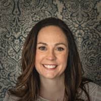 Anna Ouellette's Instagram, Twitter & Facebook