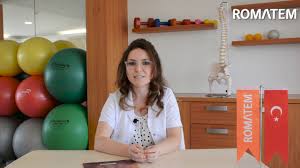 Çocuğun okula gitmesinde ya da beden eğitimi derslerinden mahrum bırakılmasına gerek yoktur. Cocuk Diz Agrilari