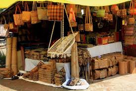 Heritage Shopping In Delhi Haat And Janpath Travel Blog To Plan Your Trip To India By Indian Holiday Pvt Ltd India Shopping Home Decor Shops Delhi