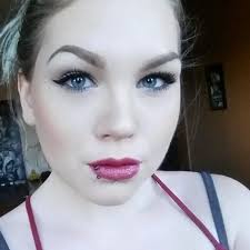 Wear Berry Lipstick the Way These 27 Instagram Beauties do ...