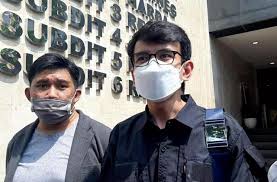 Jerinx 'sid' diyakini bersalah melakukan pengancaman terhadap adam deni gearaka. Adam Deni Admits He Has Evidence After Voting For Vanessa Angel S Child Donation 1news