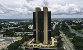 El banco central es la entidad que posee el monopolio de la producción y distribución. Brazil Keeps Benchmark Interest Rate At 2 A Year Agencia Brasil