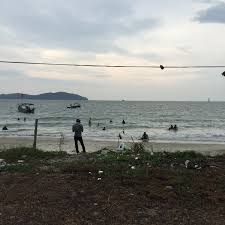 Burada misafirleri cezbeden özellikler arasında marina gezintisi var. Foto Di Teluk Senangin Chalet Sanggraloka