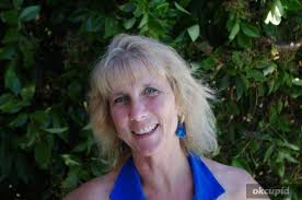 Beth Maree's Instagram, Twitter & Facebook