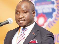 M'busa Yasin Gama 'akugendedwa' polalikira za omwe amabwera ndi mabigili  pochoka ku South Africa