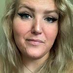 Ashley Simonton's Instagram, Twitter & Facebook