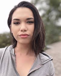 💋 @jennifiedross Remember, a smile in a selfie is infectious, in a good  way. It always helps set the mood when you wake up in the morning seeing  someone you like, smile ;-) • • • #