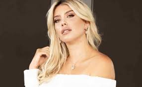 Cosa spunta nell'ultimo selfie la mia foto aveva quasi 700 mila mi piace. Wanda Nara Shows Her Spectacular Figure With A Selfie In A Swimsuit The News 24