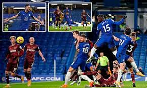 Welcome to the official facebook page of chelsea fc! Chelsea 3 1 Leeds Olivier Giroud Kurt Zouma And Christian Pulisic Seal Chelsea S Comeback Victory Daily Mail Online