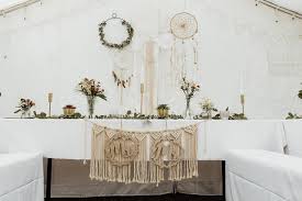 Mit diesen zauberhaften ideen könnt ihr eure gäste bei der hochzeitsfeier überraschen und euer fest für alle unvergesslich machen. Boho Hochzeit Naturlichkeit Und Freiheit Im Boho Stil Wie Organisiert Man Perfekt In Munchen
