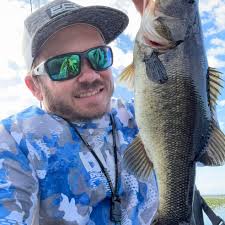 How to keep bass alive for weigh-in in a kayak?