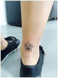 Here are 50 really cool small hand tattoos. Pin On Retro Tattoo