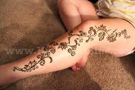 Henna Mendhi For Leg Pretty Have A Friend Who Might Like This Because Of The Vine Pattern Henna Thigh Tattoo Henna Leg Tattoo Henna Tattoo Designs