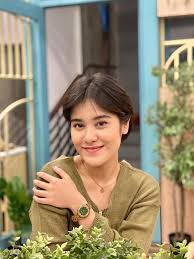 Ini dia daftar 42 model rambut pendek bergelombang yang akan membuat anda tampil beda. 6 Potret Ashira Zamita Dengan Gaya Rambut Pendek Disebut Mirip Nike Ardila Hot Liputan6 Com