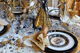 Ils (manger) dans un petit restaurant, à la même table presque chaque jour, le même repas chaque jour. Deco Table Nouvel An A Faire Soi Meme Les Objets Deco Indispensables